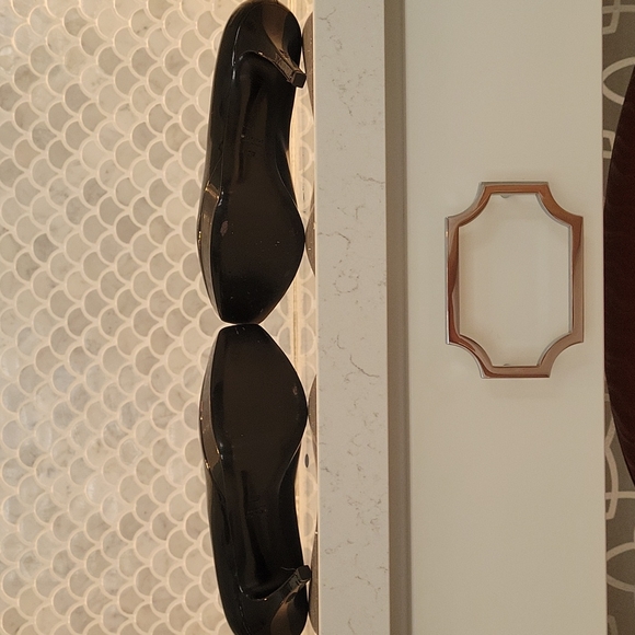 BLK PATENT PLATFORM GUCCI PUMPS, 7 - Picture 4 of 6